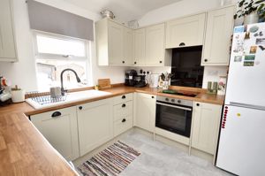 Kitchen- click for photo gallery